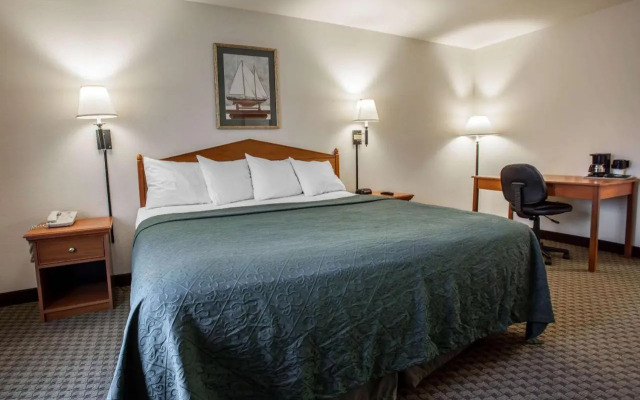 Quality Inn & Suites - 3 Stars