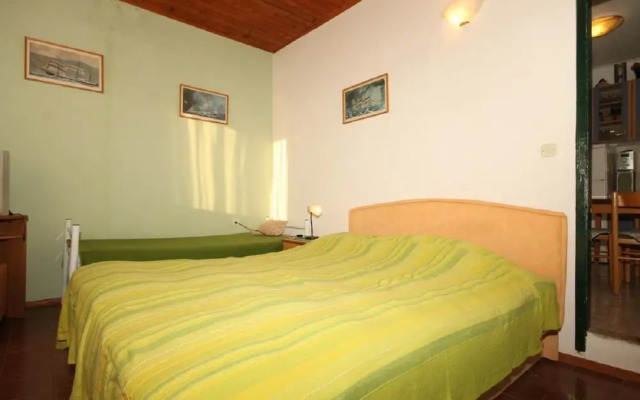 Kira - 20 M From the Beach - A1