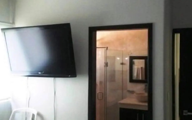 Casa Los Reyes Cerritos 8