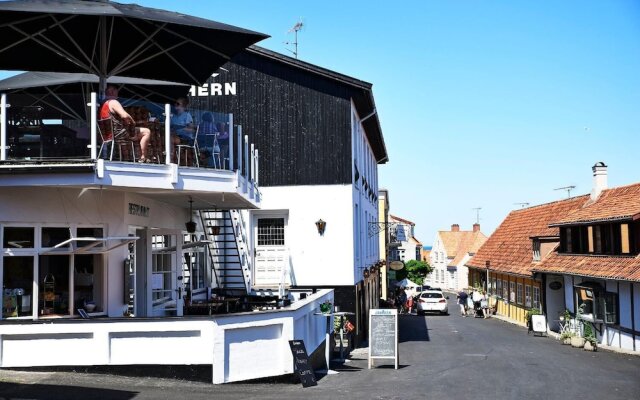 Therns Hotel