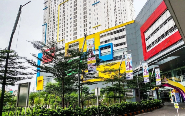 Pool View 2BR with Sofa Bed Bassura City Apartment