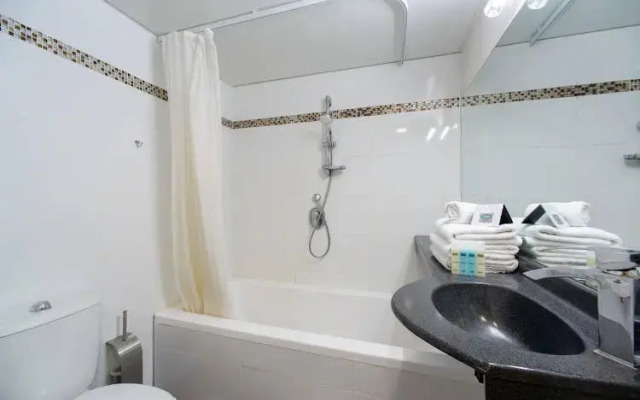 Royalty Suites