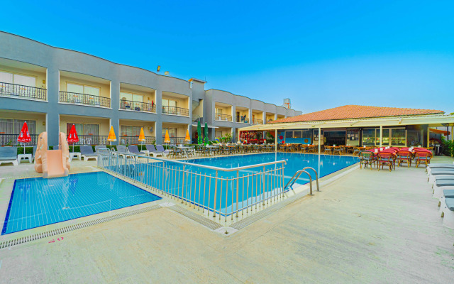 Sayanora Hotel & Park