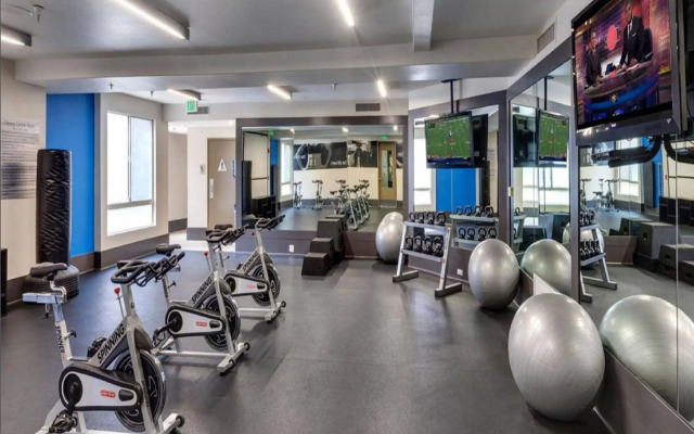 Global Luxury Suites at Lincoln Blvd