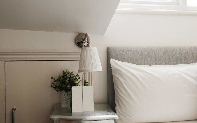 The Cromwell Road Rooftop Apartment - LSBI
