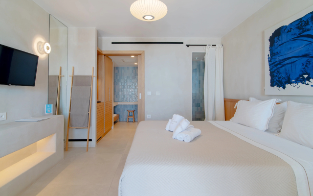 Apeiron Blue Santorini - Sustainable Adults Only 14+