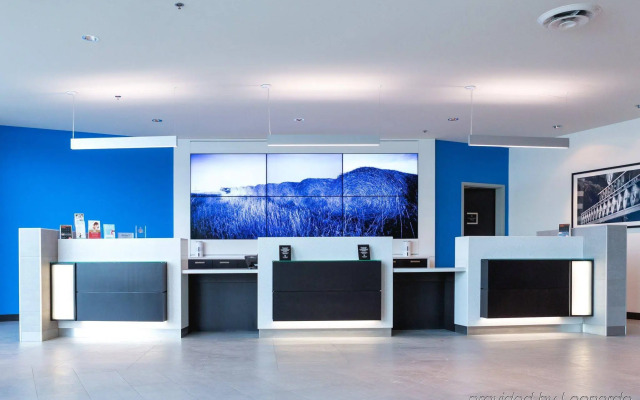 The Grand Winnipeg Airport Hotel by Lakeview