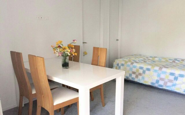 Cute One Bed Room on Lake Road