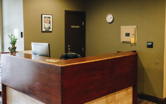 Boulder Twin Lakes Inn