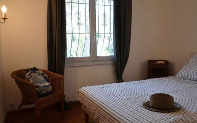 Pretty Holiday Home in Tourtour France Near Lake St. Croix