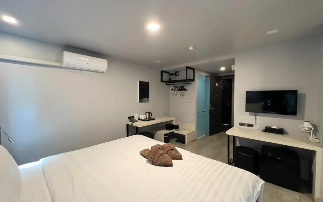 We Terminal Hotel