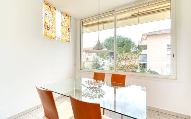 Bright and Beautiful Apartment, 10 Mins From Palais & Croisette