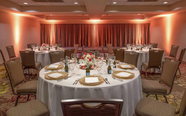 DoubleTree Suites by Hilton Seattle Airport - Southcenter