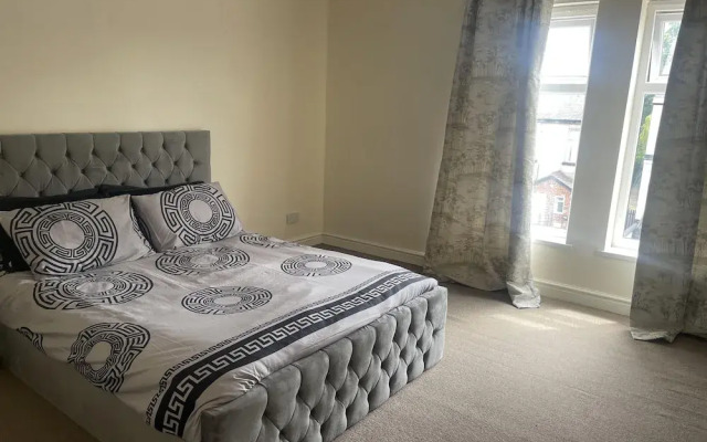 Stylish 1-bed Apt - Sleeps 4 - Parking - Wifi