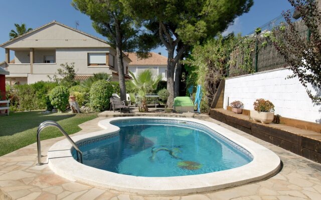 Cozy Holiday Home in Vendrell With Private Pool