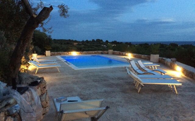 Li Fani Luxe Pool Stone House