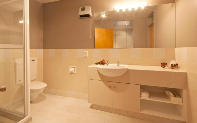 Spinnaker Bay Apartments