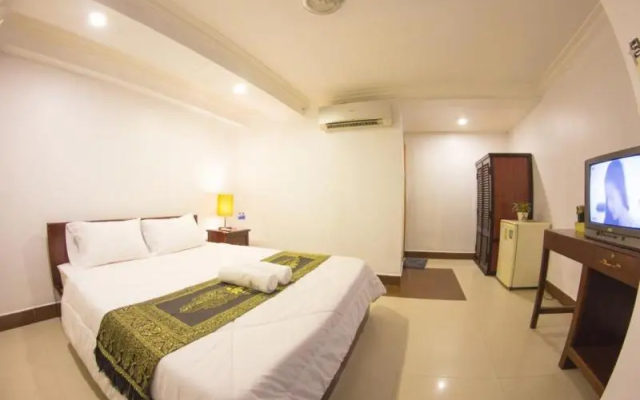 SKY Residence - 50m to Museum and Riverside