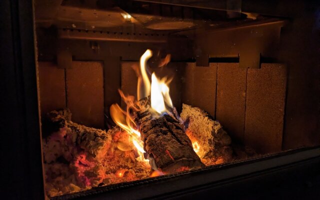 Log cabin rental & Finland Sauna Step House