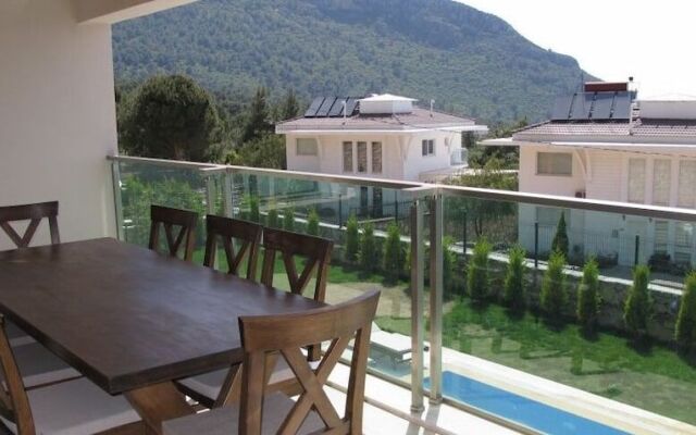 Villa Joy 3 by JoyLettings