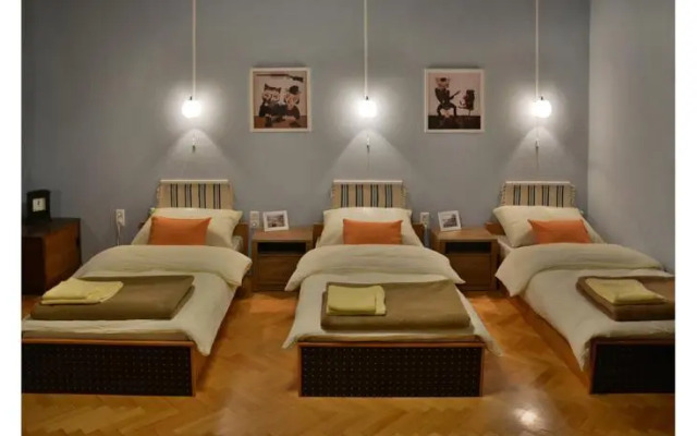 Cat and Co. Guesthouse