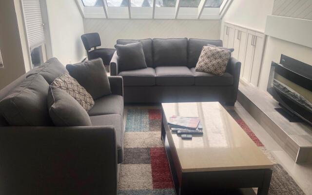 HS17 · Hearthstone Lodge - Hot tub - Village location