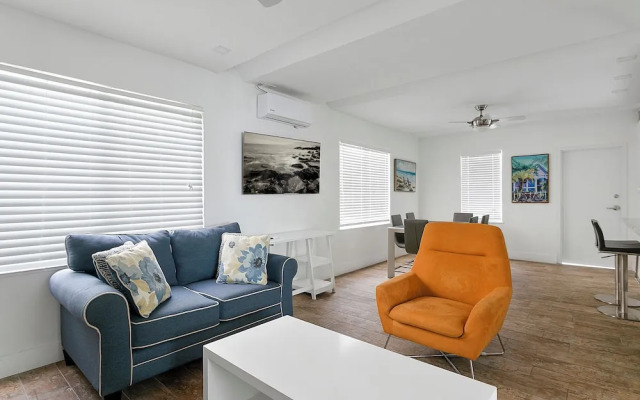 Spacious 1 Bedroom APT at the beach