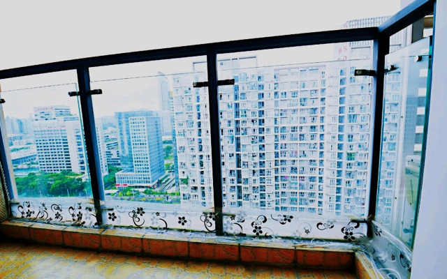 Avatar Old Days Queen Bed & High Rise View Futian