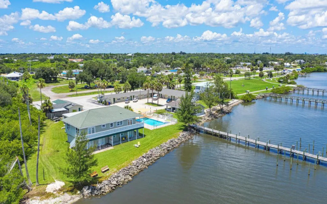 The Sportsman's Lodge & Marina