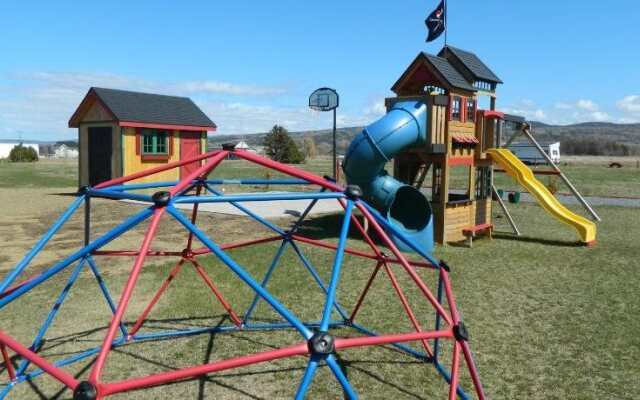 Le Pirate Motel & Camping