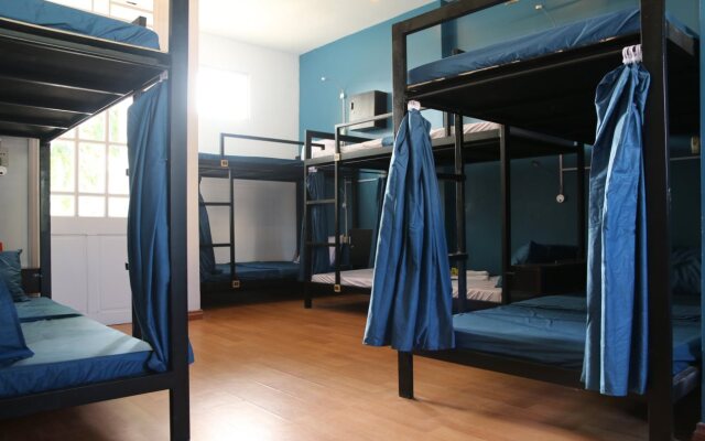 4 Seasons Hostel