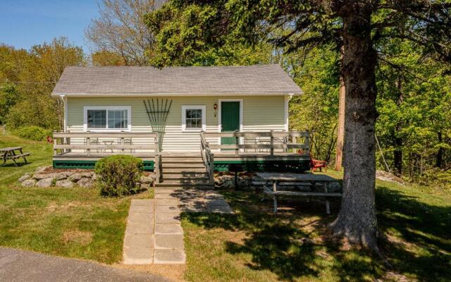 Seascape Motel & Cottages