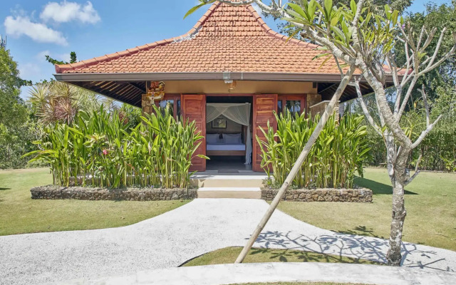 Three Monkeys Villas