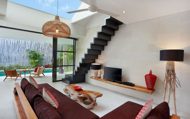 Seminyak White Design Villa