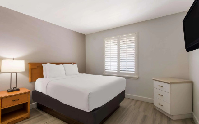 SureStay Plus Hotel by Best Western Tempe University