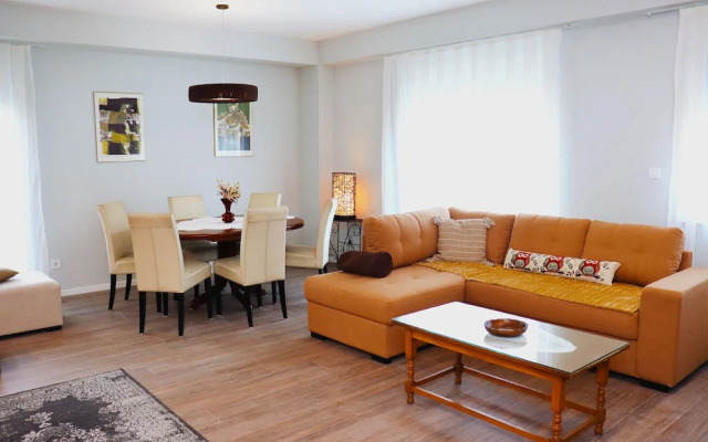 Foxxy Apartments
