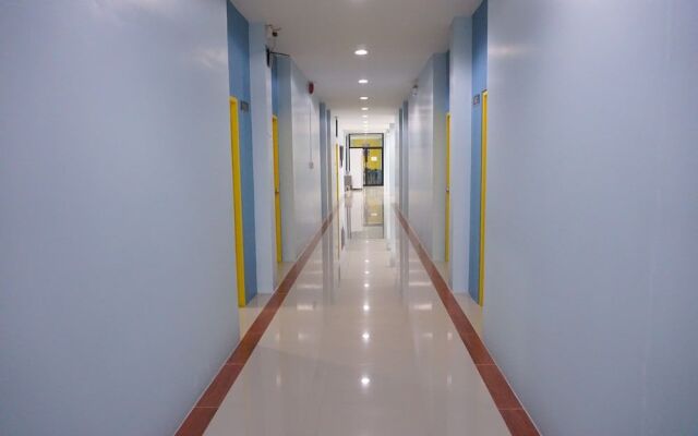 C2U Hotel Uthai Thani - Adults Only