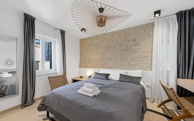 2 Flat Apartment With Terrace And Outdoor Shower