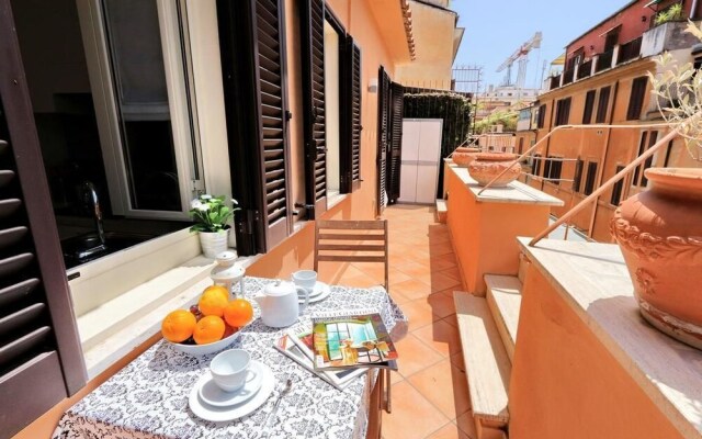 Lovely Home Spanish Steps with Balcony
