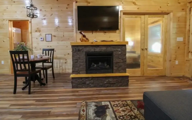 282 Cozy Cub 1 Bedroom Cabin