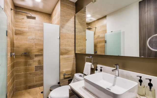 Chic PH Haven with rooftop By Tasman