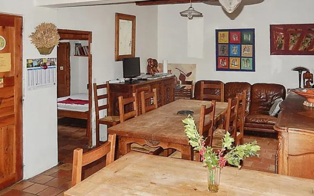 HomeRez - Country House Chateau Garnier