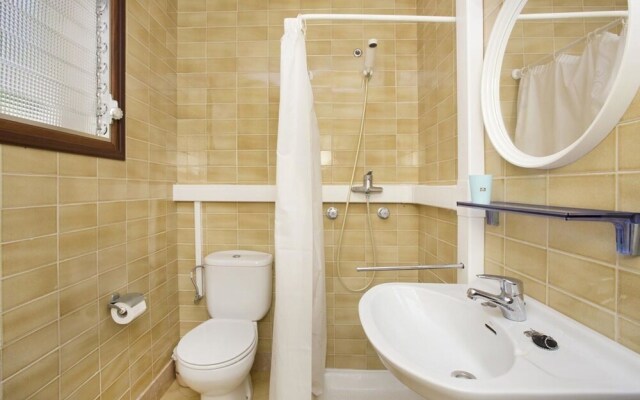 House - 2 Bedrooms with Sea views - 103213