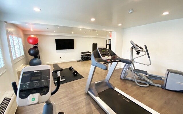 Best Western Crestview Hotel & Suites