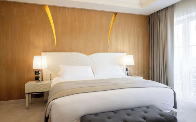 Tresor Le Palais Timisoara, Curio Collection By Hilton