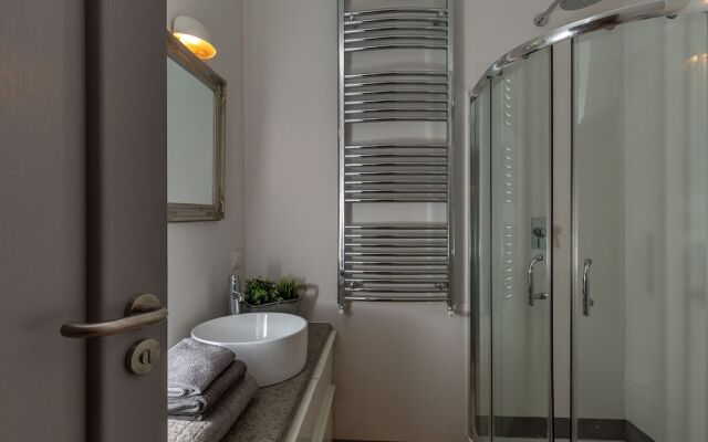 Splendid Villa in Preggio With Swimming Pool