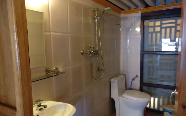 Hiranya Guest House
