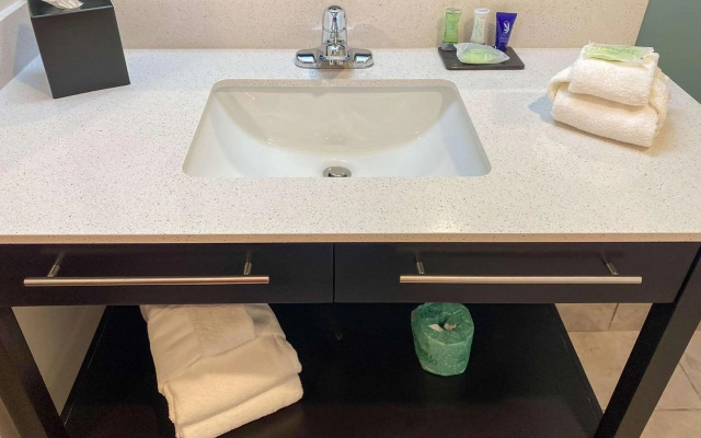 Sleep Inn & Suites - Coliseum Area