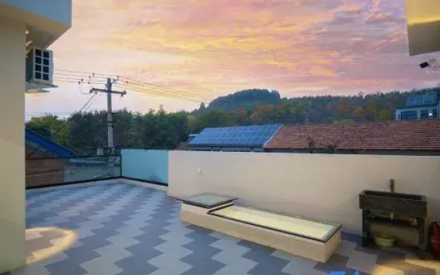 Half Mountain ·Cloud Pavilion