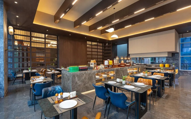 Days Hotel By Wyndham Weihai Huoju Eight Street